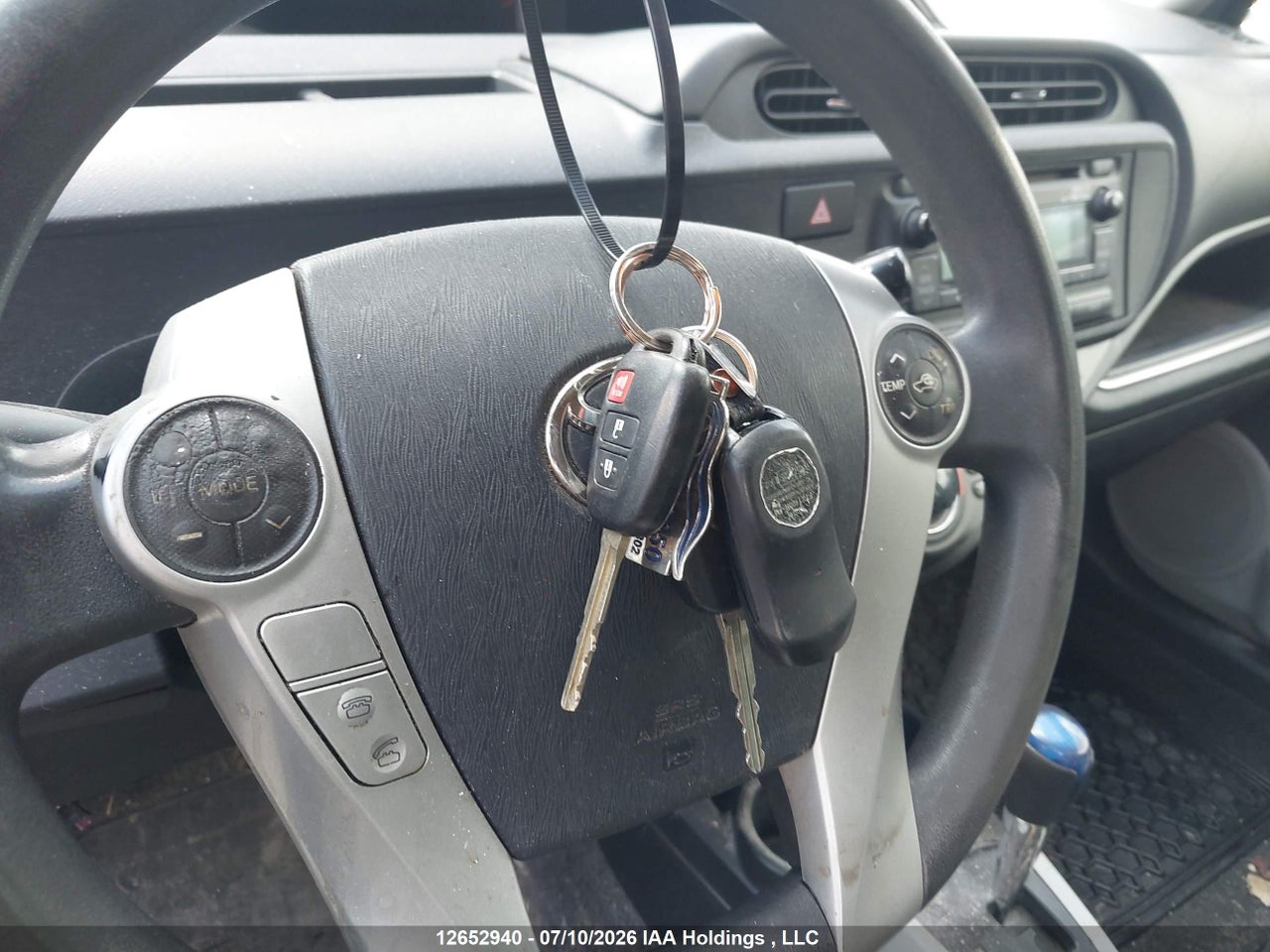 2014 TOYOTA Prius c thumbnail 12