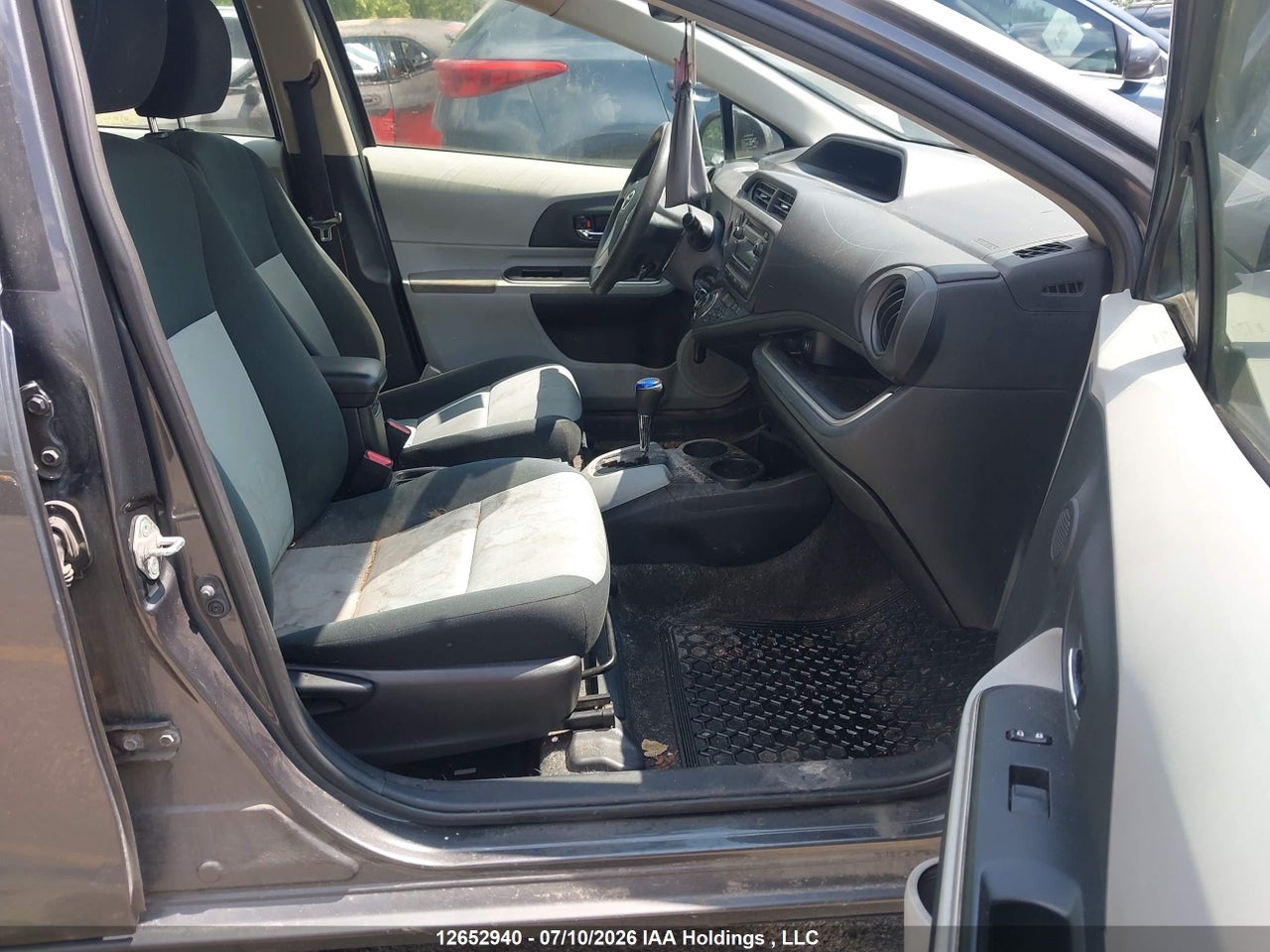 2014 TOYOTA Prius c thumbnail 6