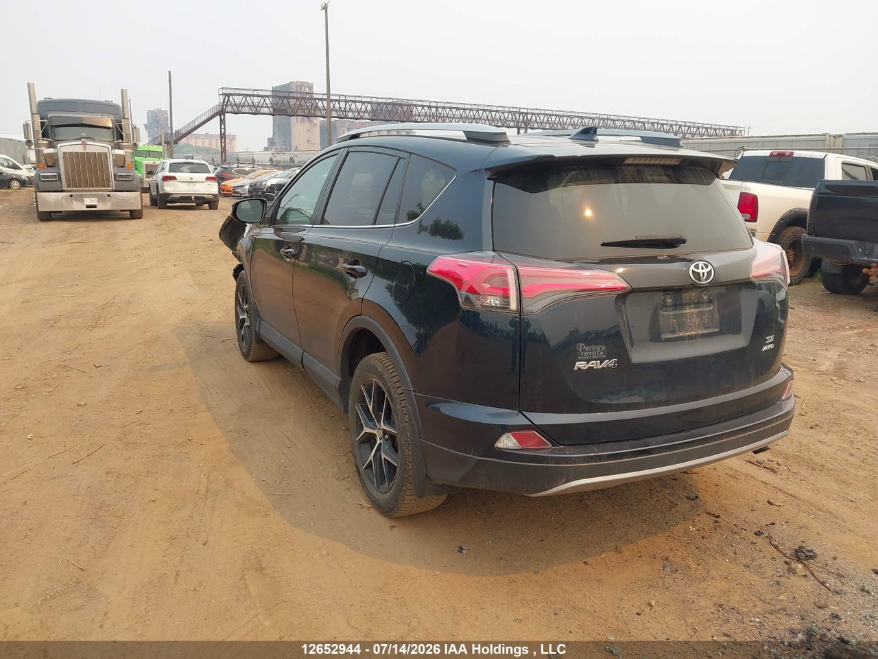 2018 TOYOTA RAV4 SE thumbnail 4