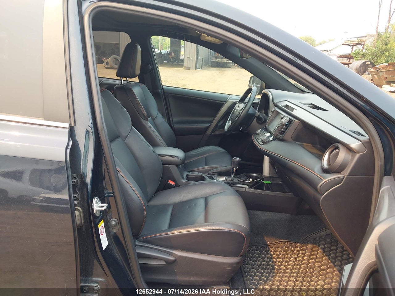 2018 TOYOTA RAV4 SE thumbnail 6