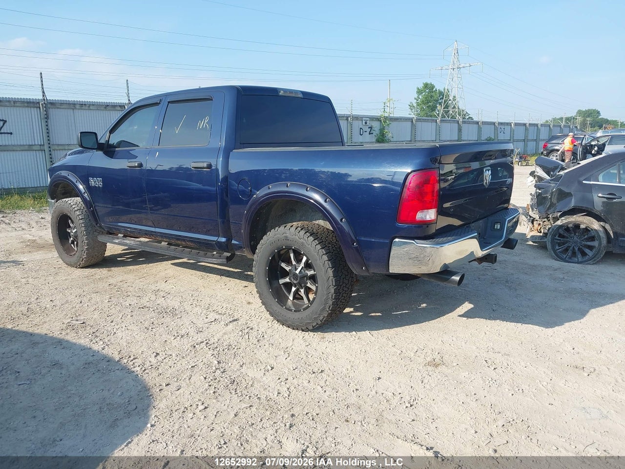 2017 RAM 1500 ST thumbnail 4