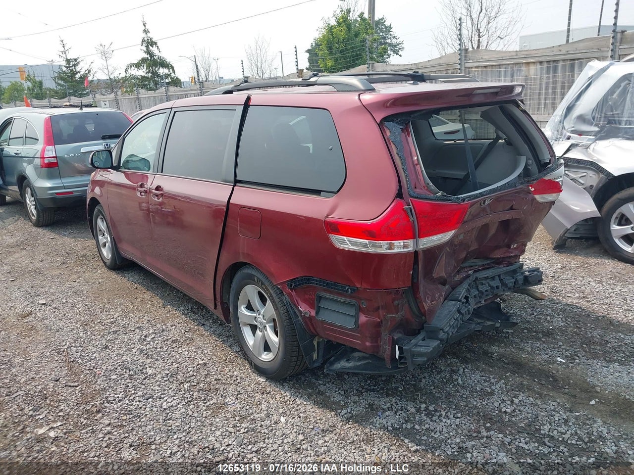 2013 TOYOTA SIENNA LE thumbnail 4