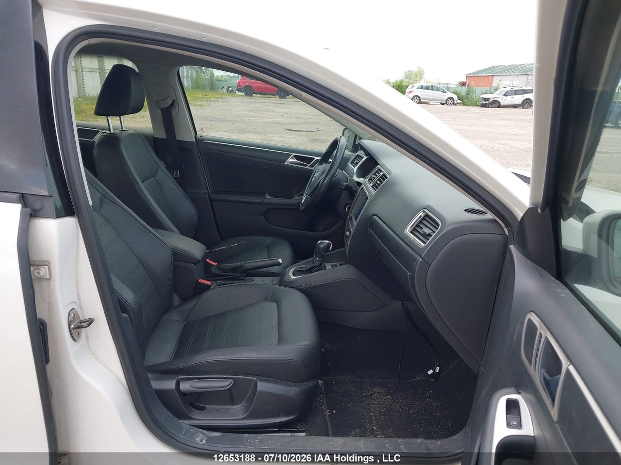 2011 VOLKSWAGEN JETTA thumbnail 6