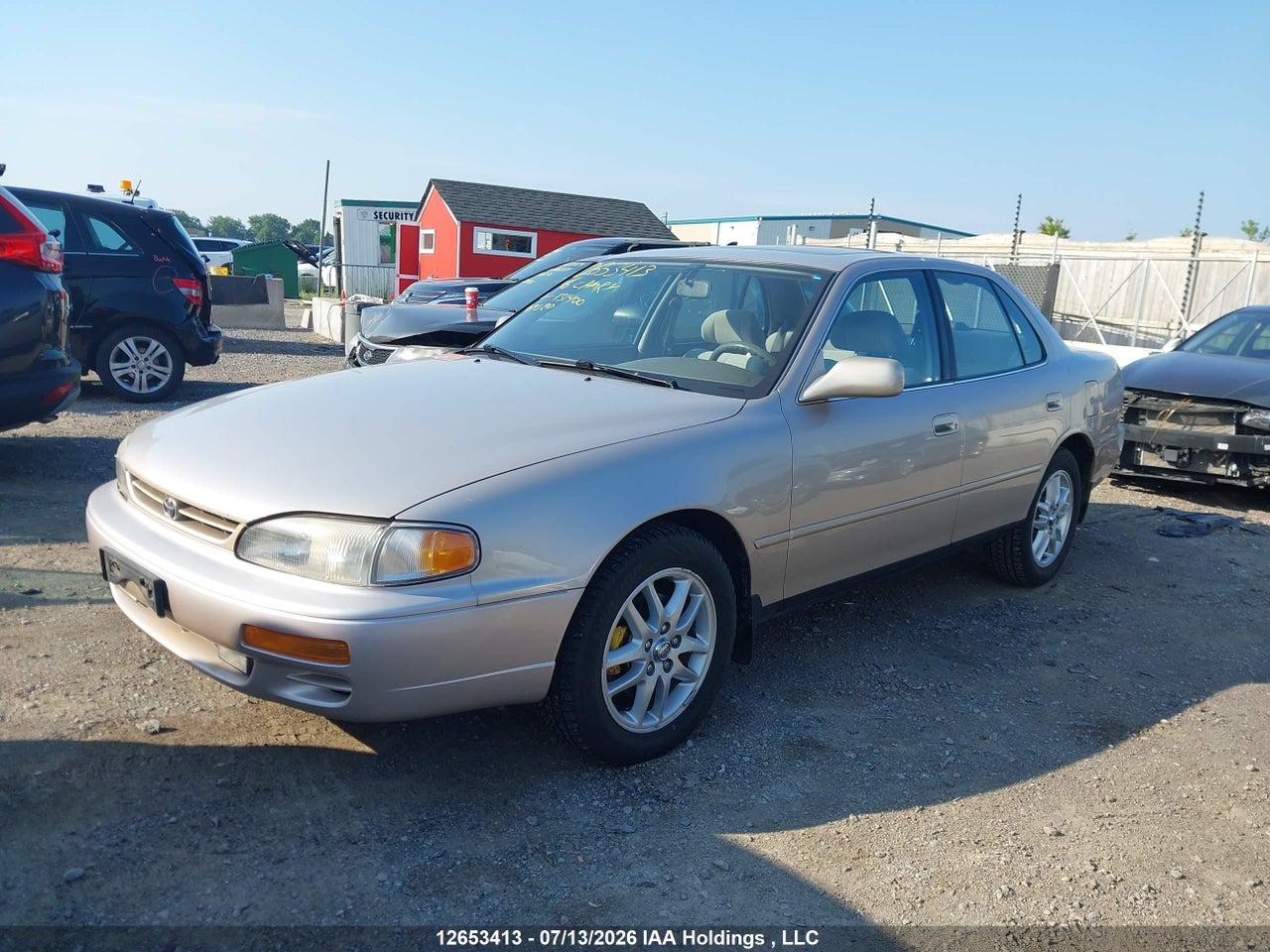 1996 TOYOTA CAMRY LE thumbnail 3