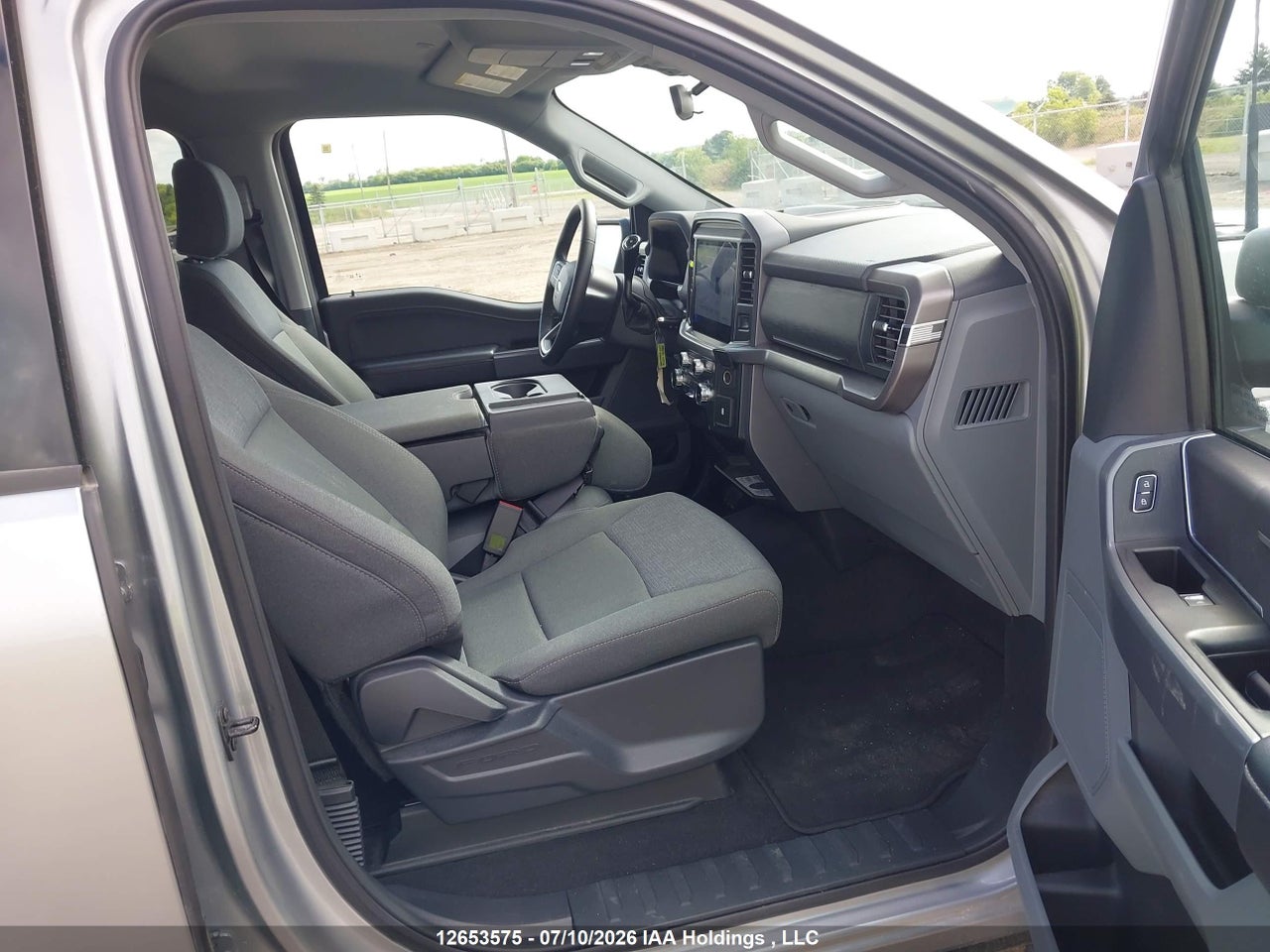 2025 FORD F150 XLT thumbnail 6