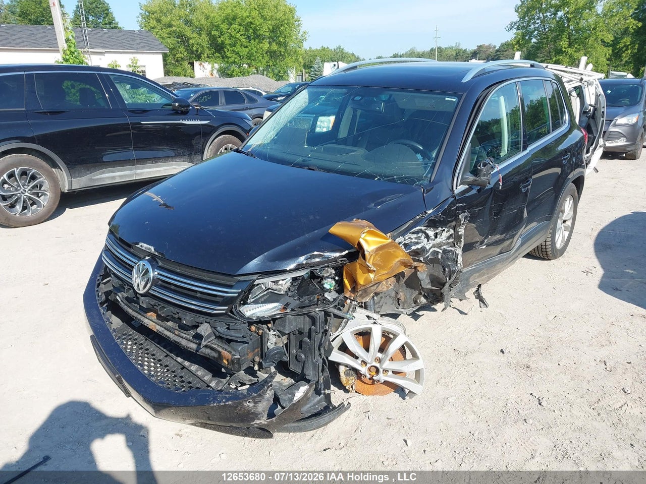 2016 VOLKSWAGEN TIGUAN COMFORTLINE/HIGHLINE/SPECIAL EDITION thumbnail 3