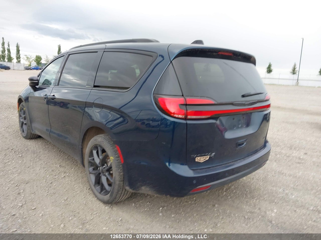 2024 CHRYSLER PACIFICA TOURING L thumbnail 4