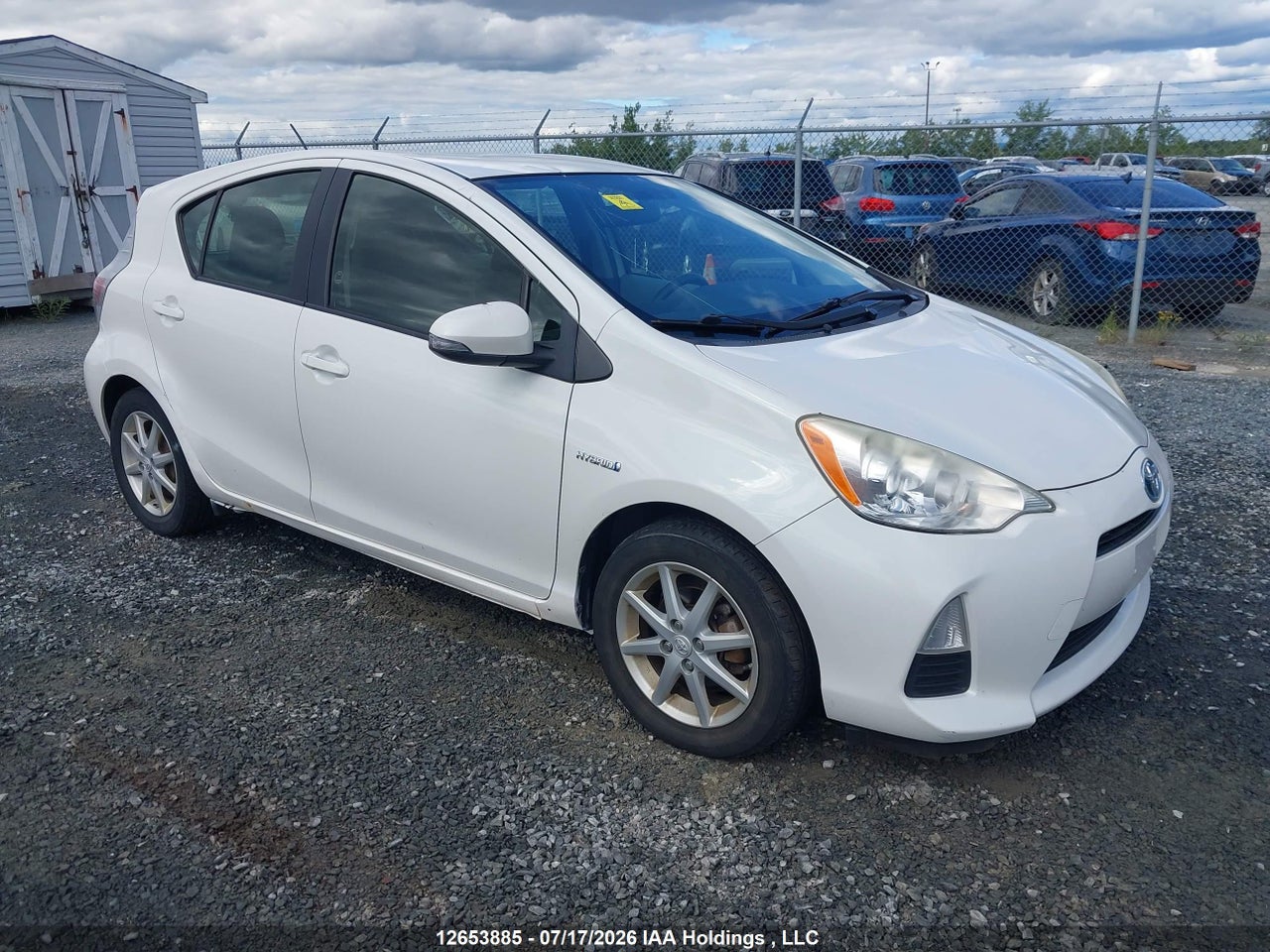 2013 TOYOTA Prius c thumbnail 2