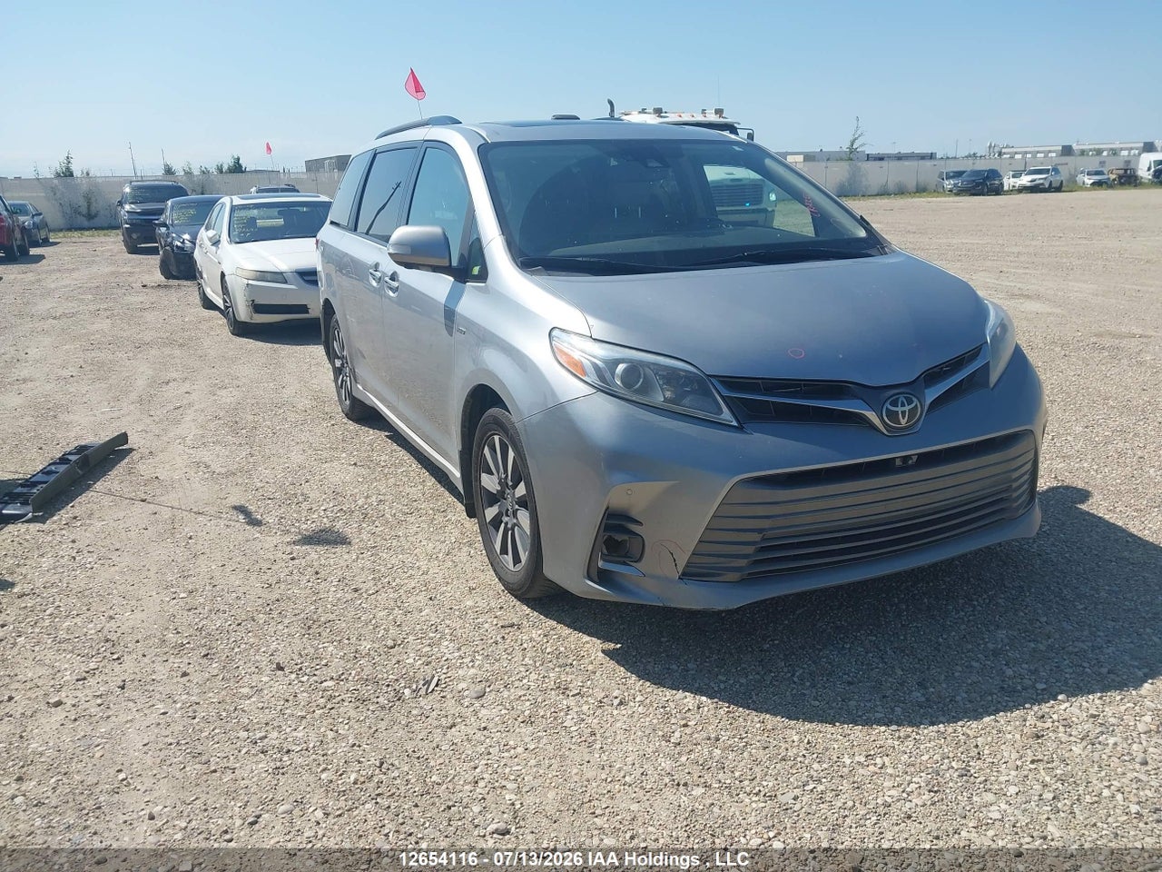 2018 TOYOTA SIENNA thumbnail 2