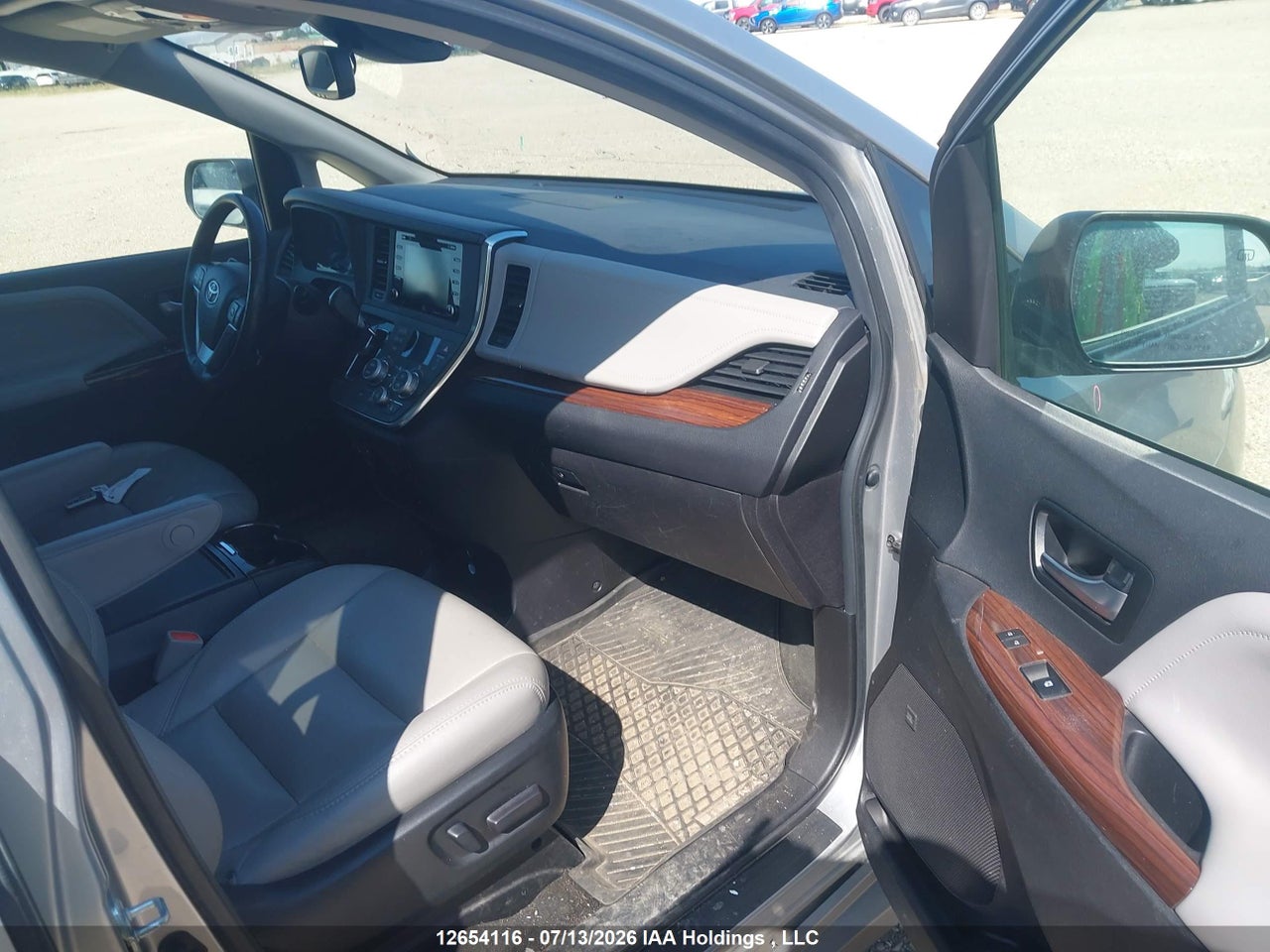 2018 TOYOTA SIENNA thumbnail 6
