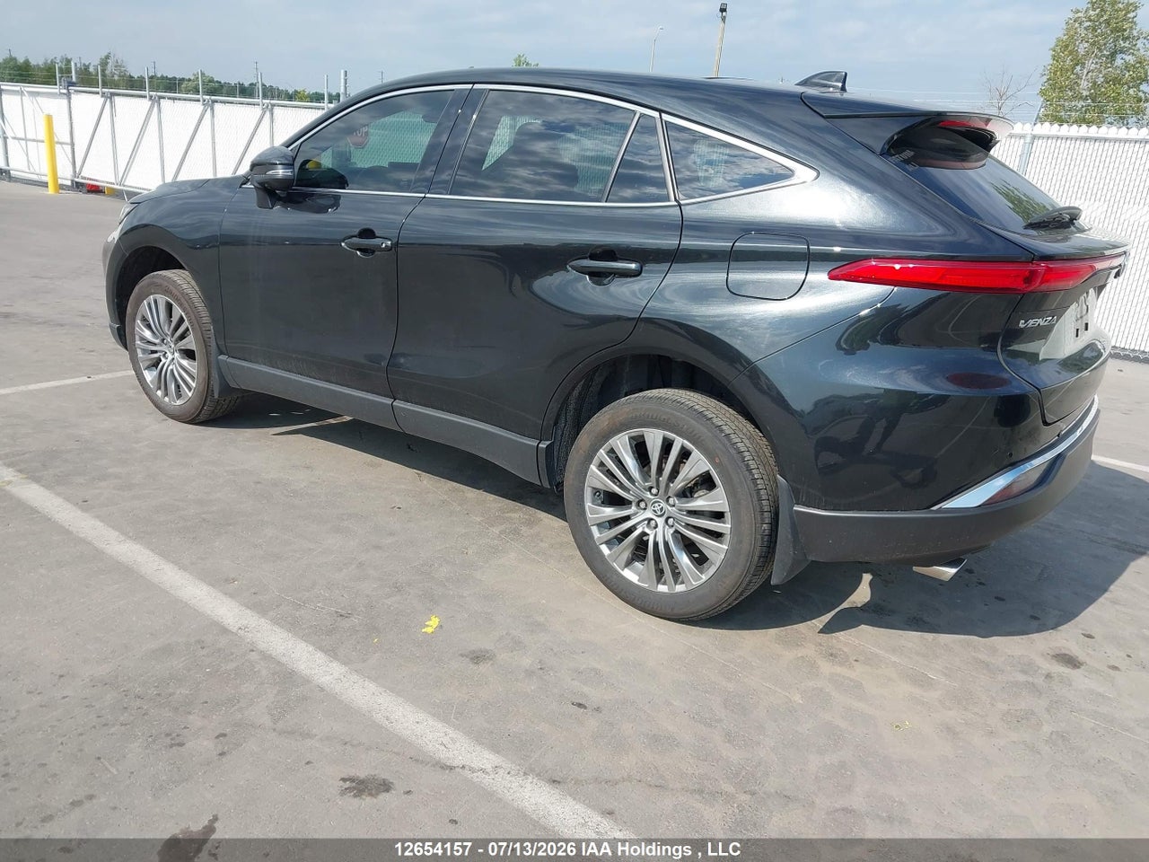 2024 TOYOTA venza limited thumbnail 4