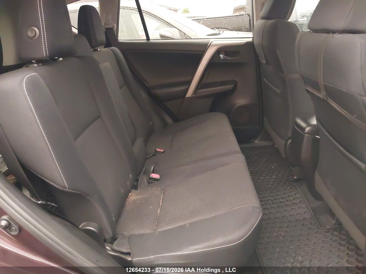 2016 TOYOTA RAV4 XLE thumbnail 9