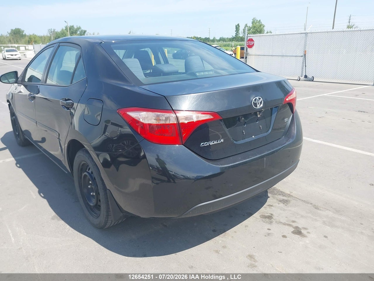 2017 TOYOTA COROLLA LE thumbnail 4