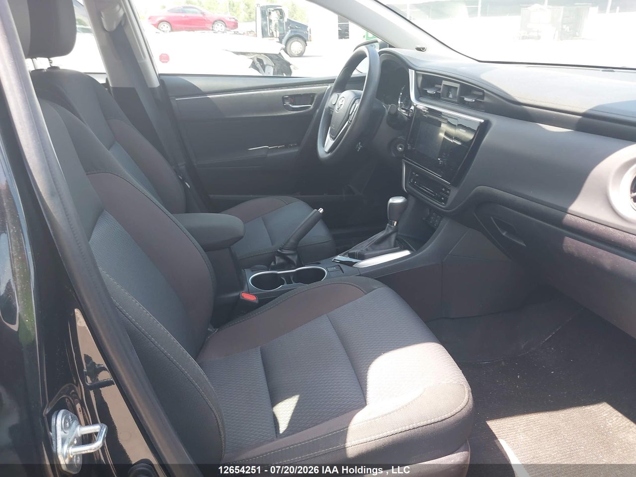 2017 TOYOTA COROLLA LE thumbnail 6