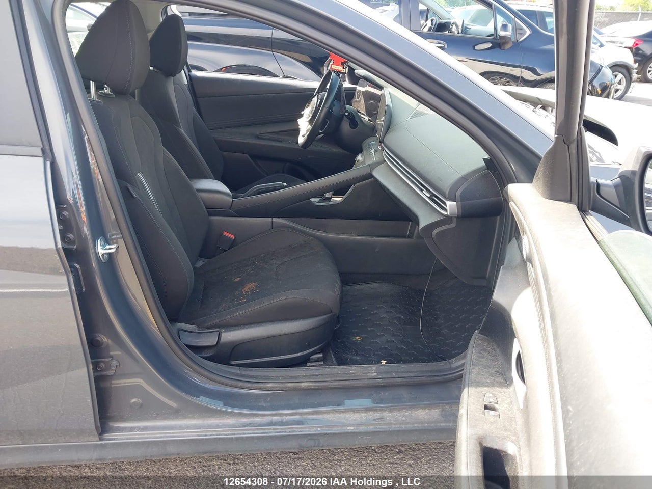 2025 HYUNDAI ELANTRA PREFERRED WITH TECH PACKAGE thumbnail 6