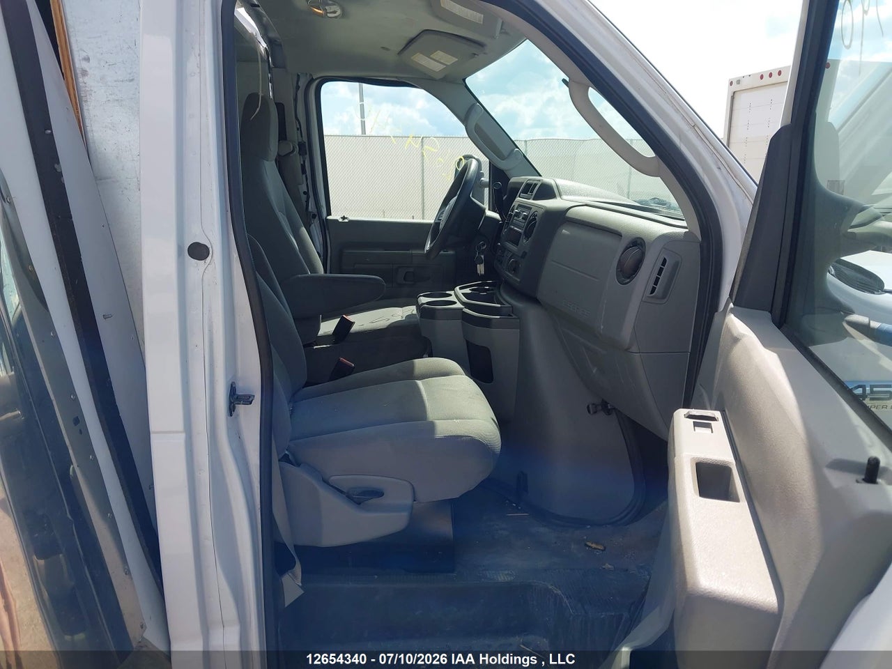 2022 FORD ECONOLINE E450 SUPER DUTY CUTAWAY VAN thumbnail 6