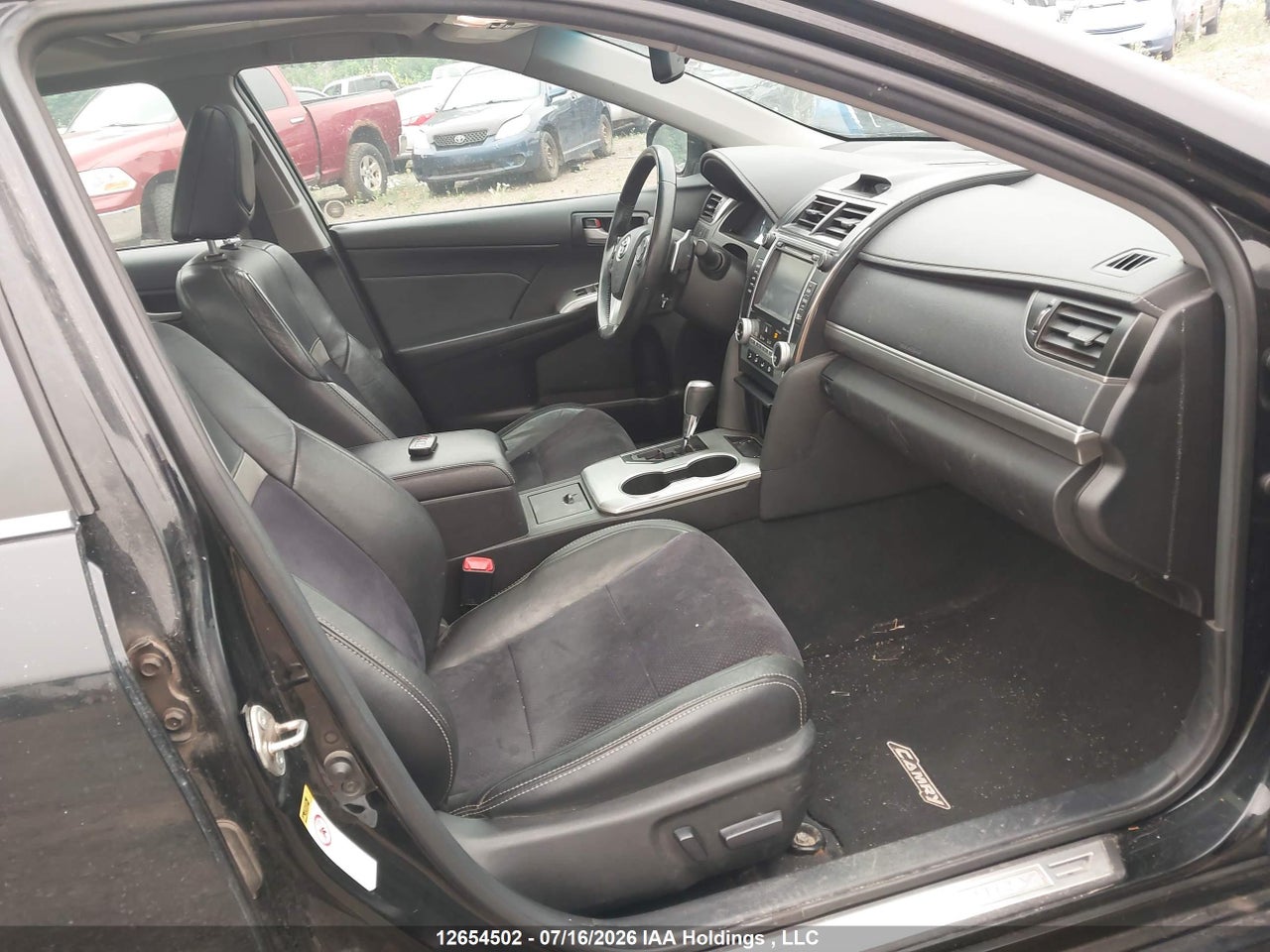 2014 TOYOTA CAMRY SE thumbnail 6