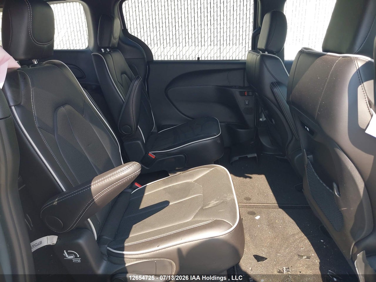 2026 CHRYSLER PACIFICA LIMITED thumbnail 9