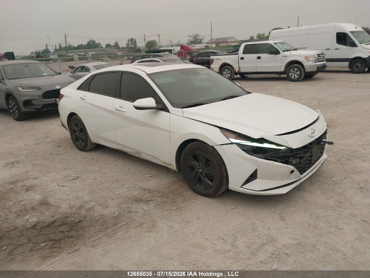 2022 HYUNDAI ELANTRA PREFERRED IVT WITH SUN AND TECH PACKAGE thumbnail 2
