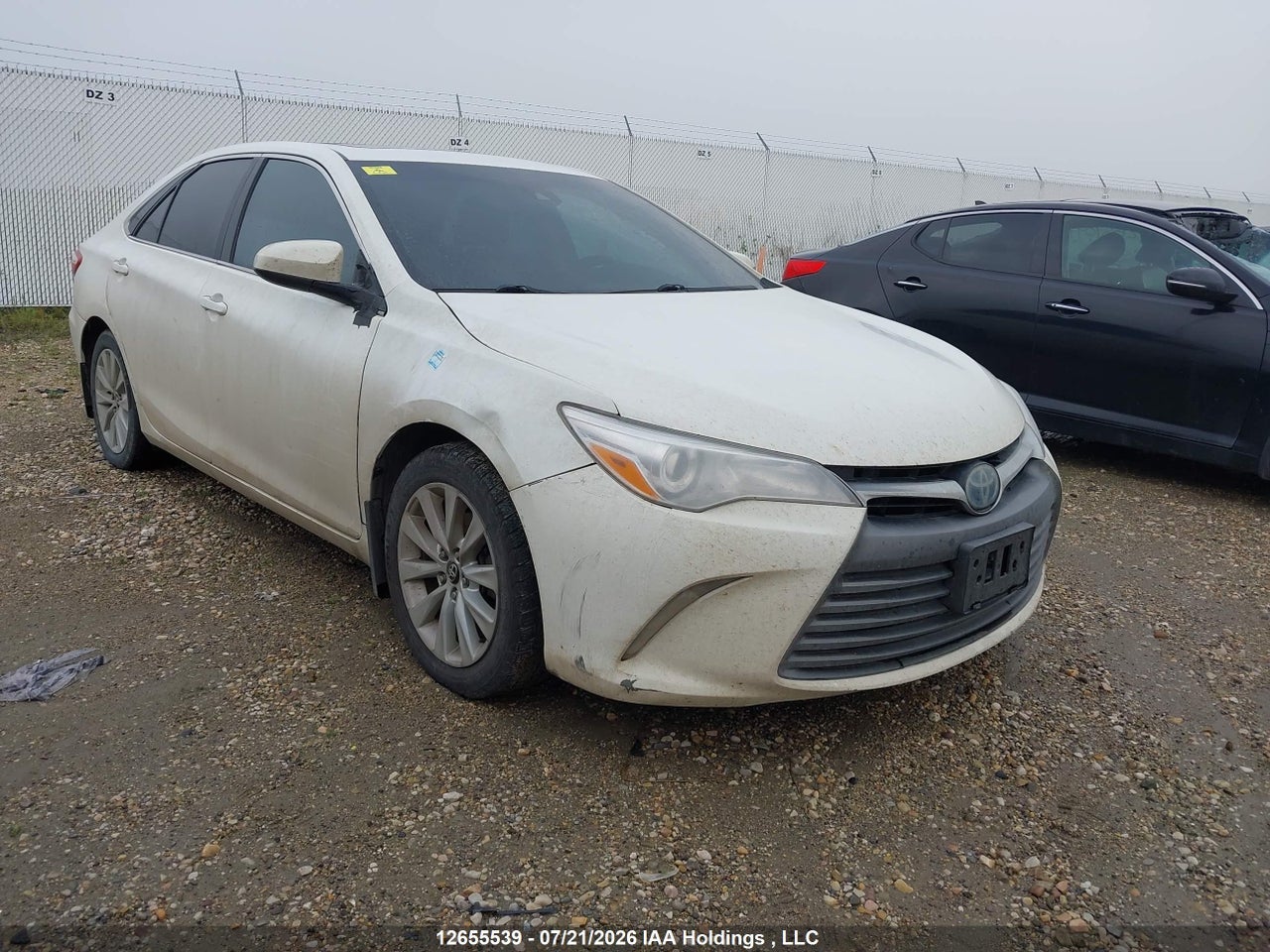2017 TOYOTA CAMRY HYBRID/LE/XLE/SE thumbnail 2