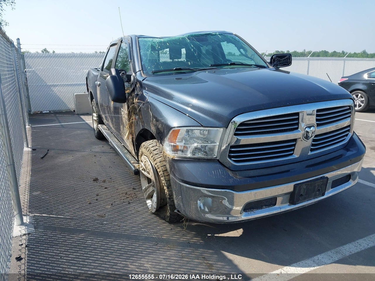 2017 RAM 1500 SLT thumbnail 2