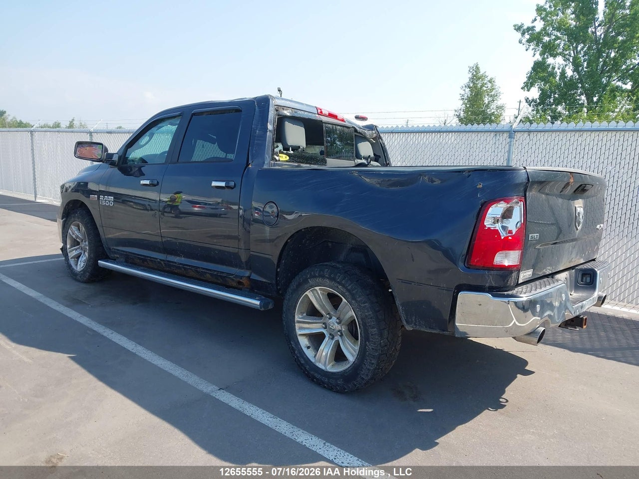 2017 RAM 1500 SLT thumbnail 4