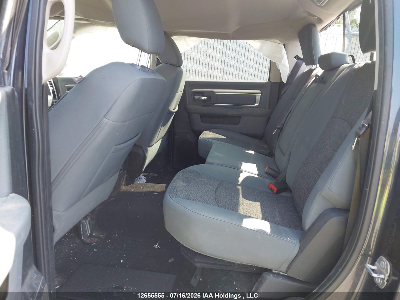 2017 RAM 1500 SLT thumbnail 9