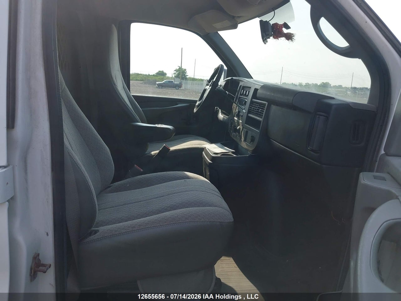 2015 GMC SAVANA thumbnail 6