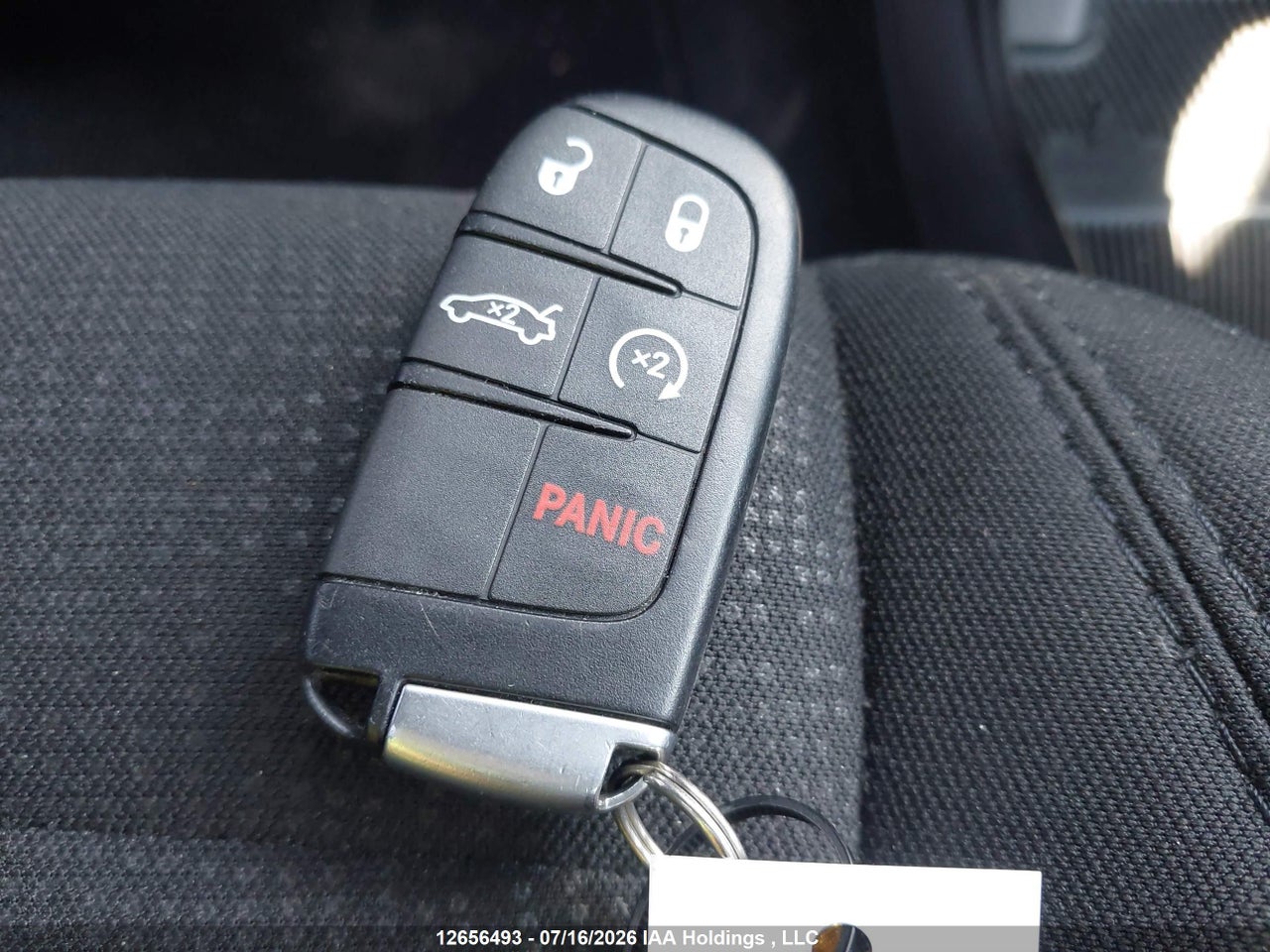2016 CHRYSLER 200 LIMITED thumbnail 12