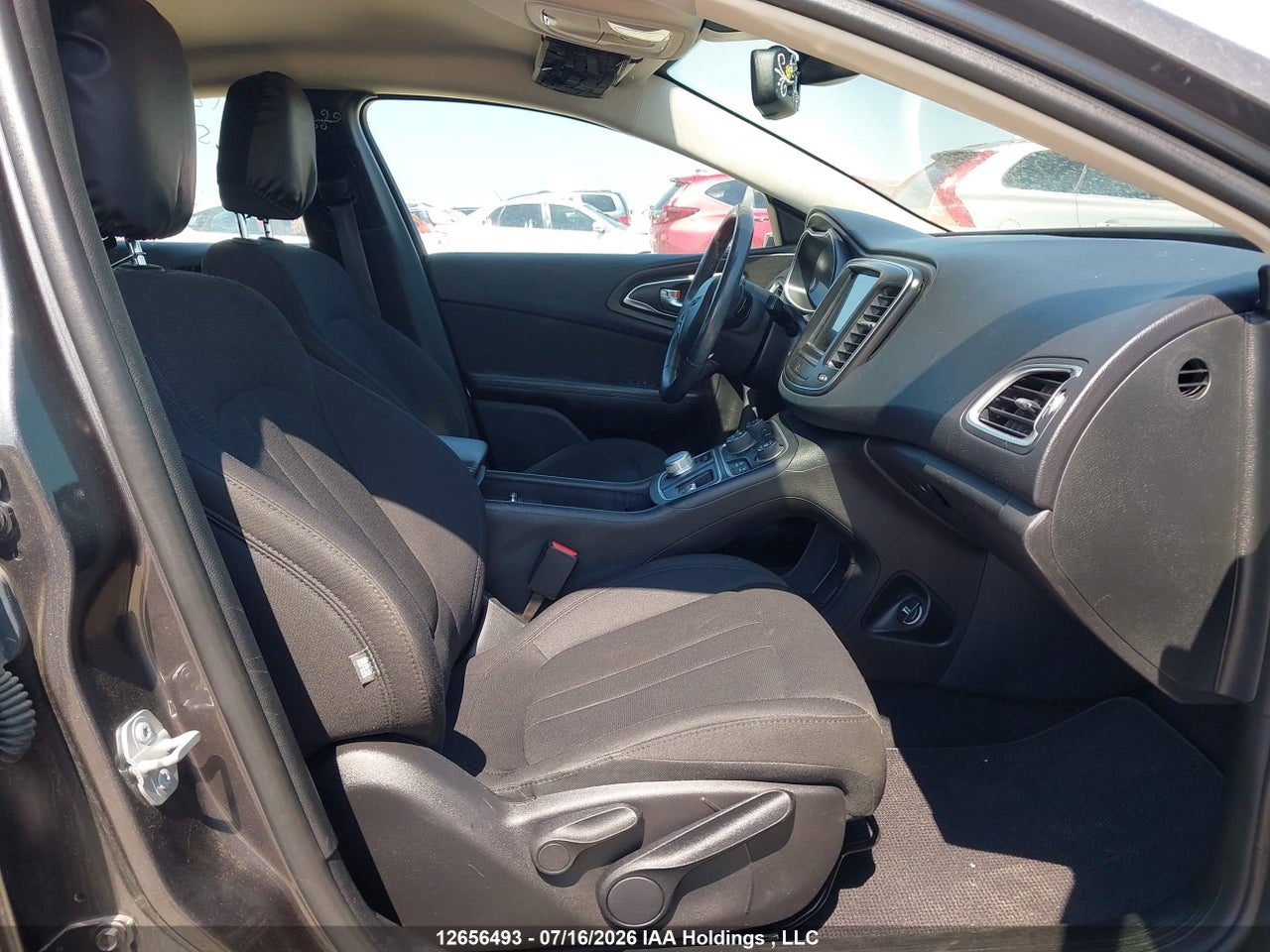 2016 CHRYSLER 200 LIMITED thumbnail 6