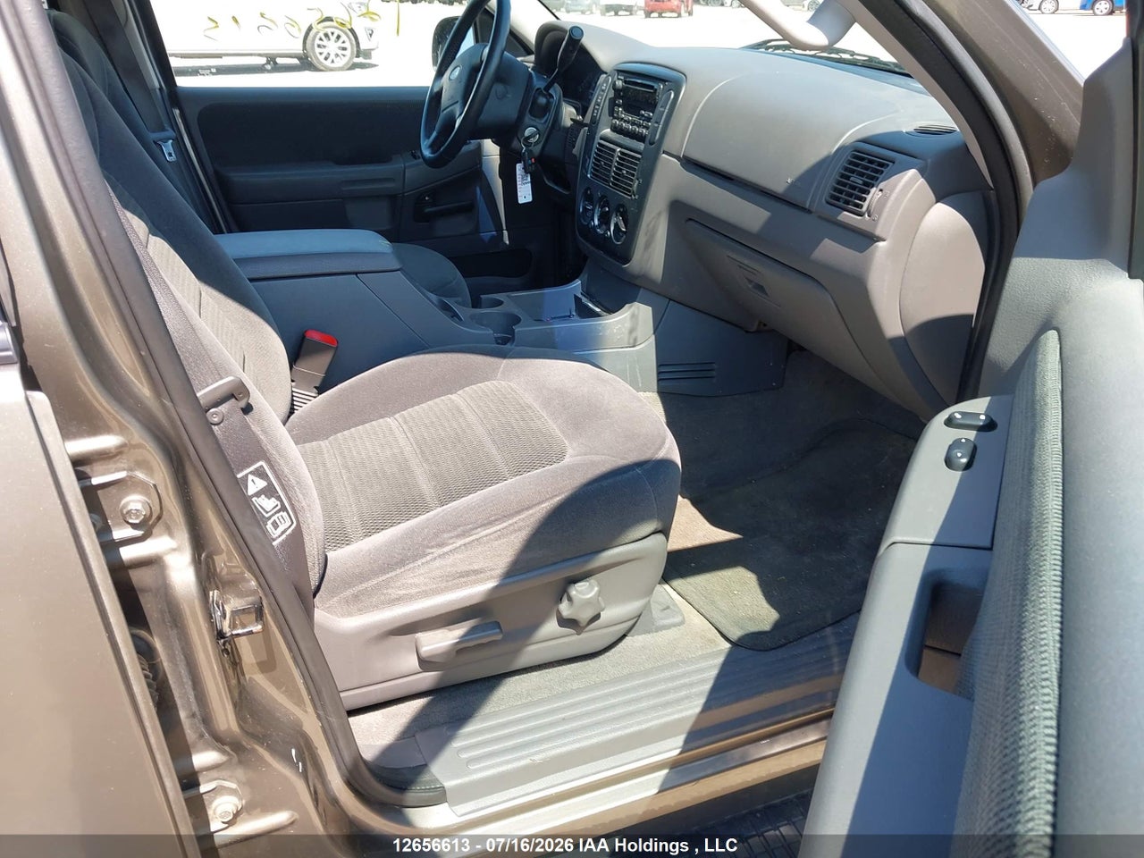 2002 FORD EXPLORER XLT thumbnail 6