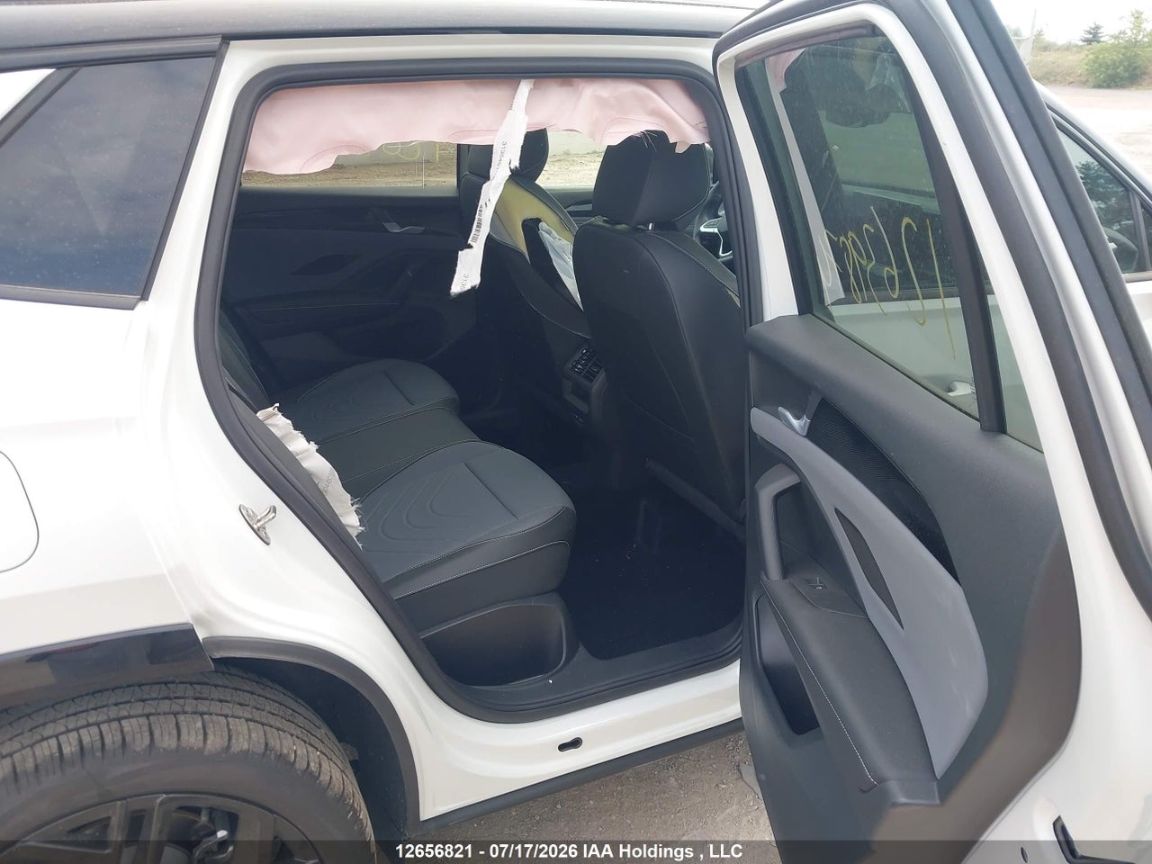 2026 VOLKSWAGEN TIGUAN COMFORTLINE R-LINE BLACK EDITION 4MOTION thumbnail 9