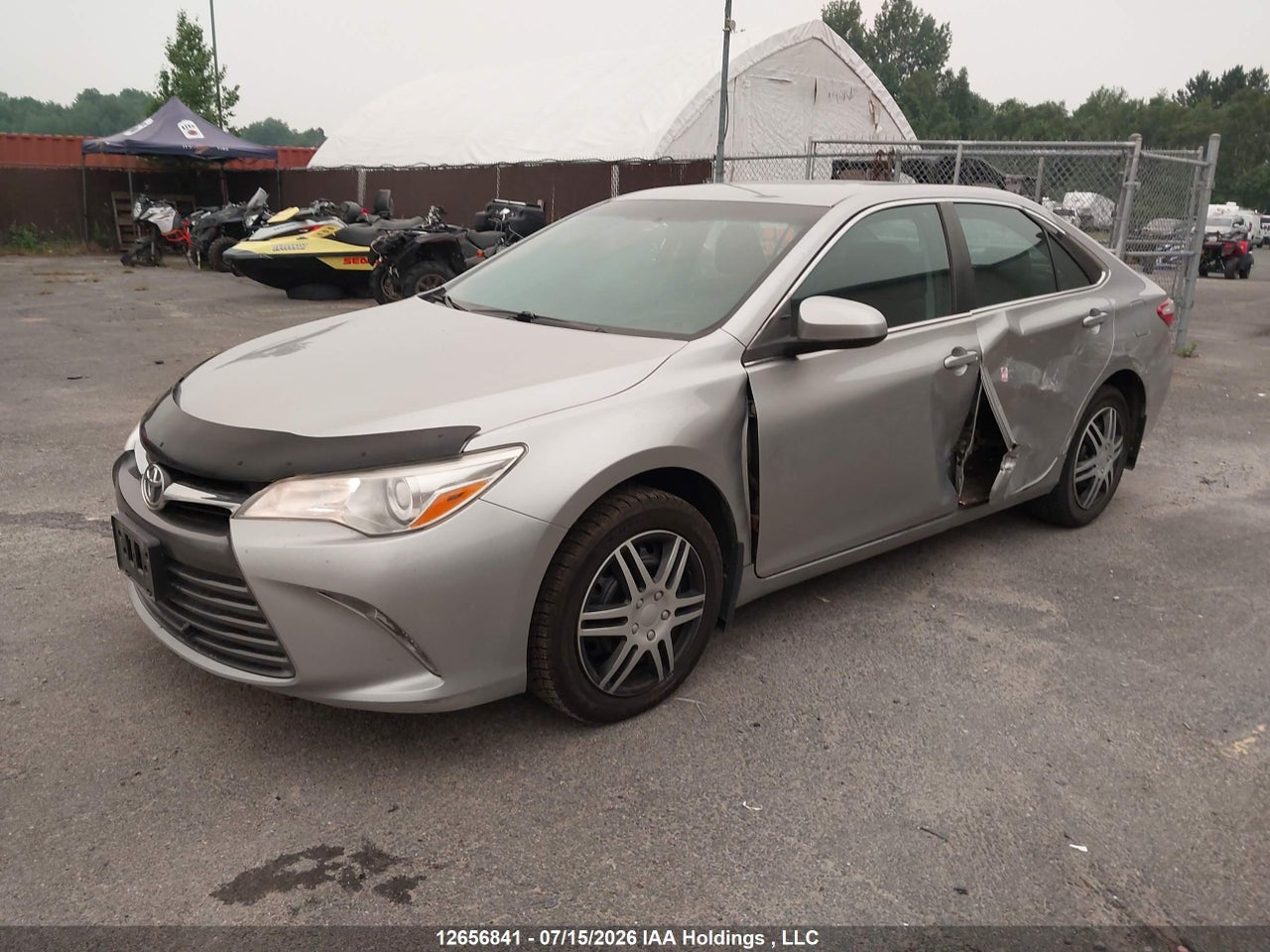 2017 TOYOTA CAMRY LE thumbnail 3