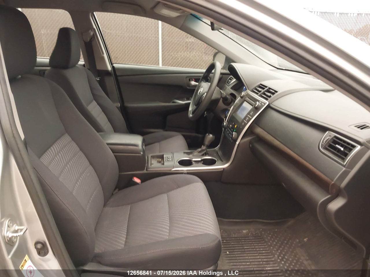 2017 TOYOTA CAMRY LE thumbnail 6