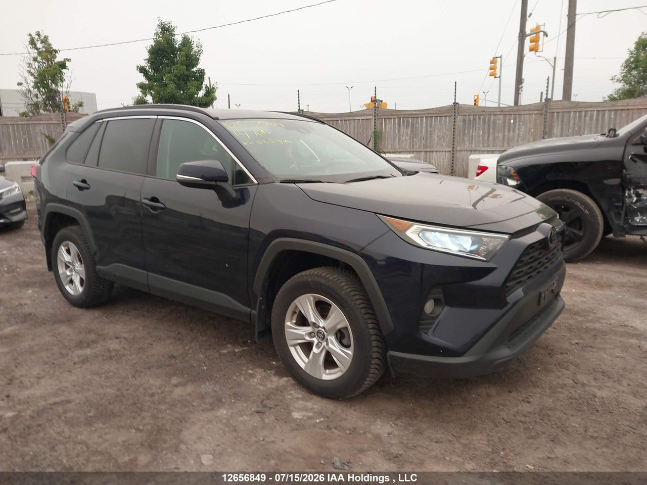 2019 TOYOTA RAV4 XLE thumbnail 2