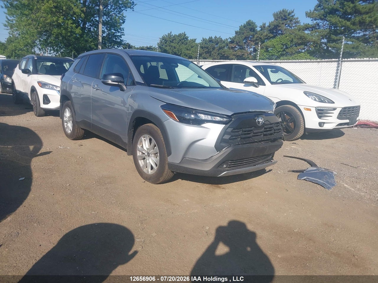 2026 TOYOTA COROLLA CROSS LE thumbnail 2