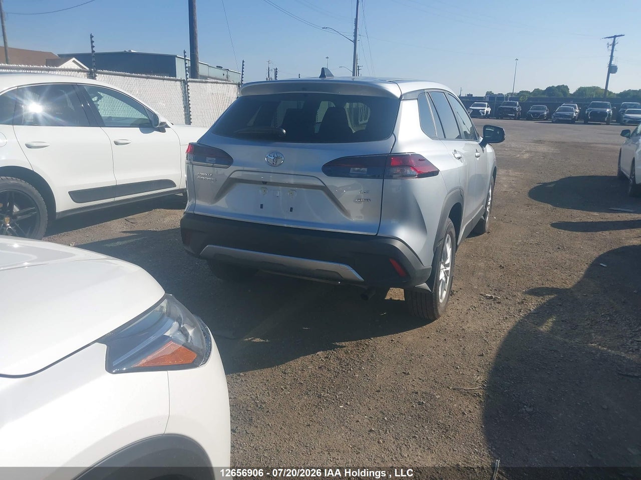 2026 TOYOTA COROLLA CROSS LE thumbnail 5