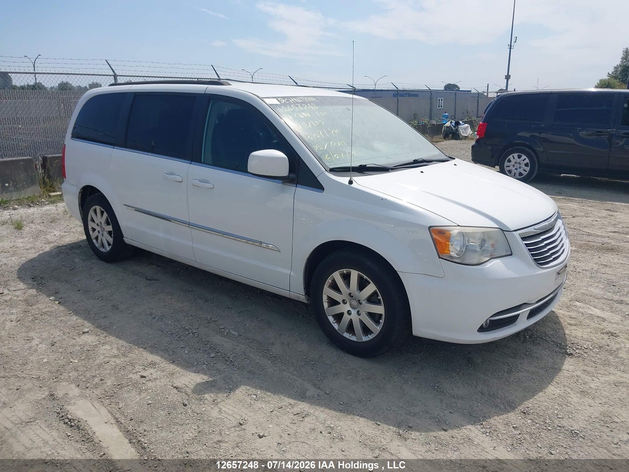 2014 CHRYSLER TOWN & COUNTRY TOURING thumbnail 2