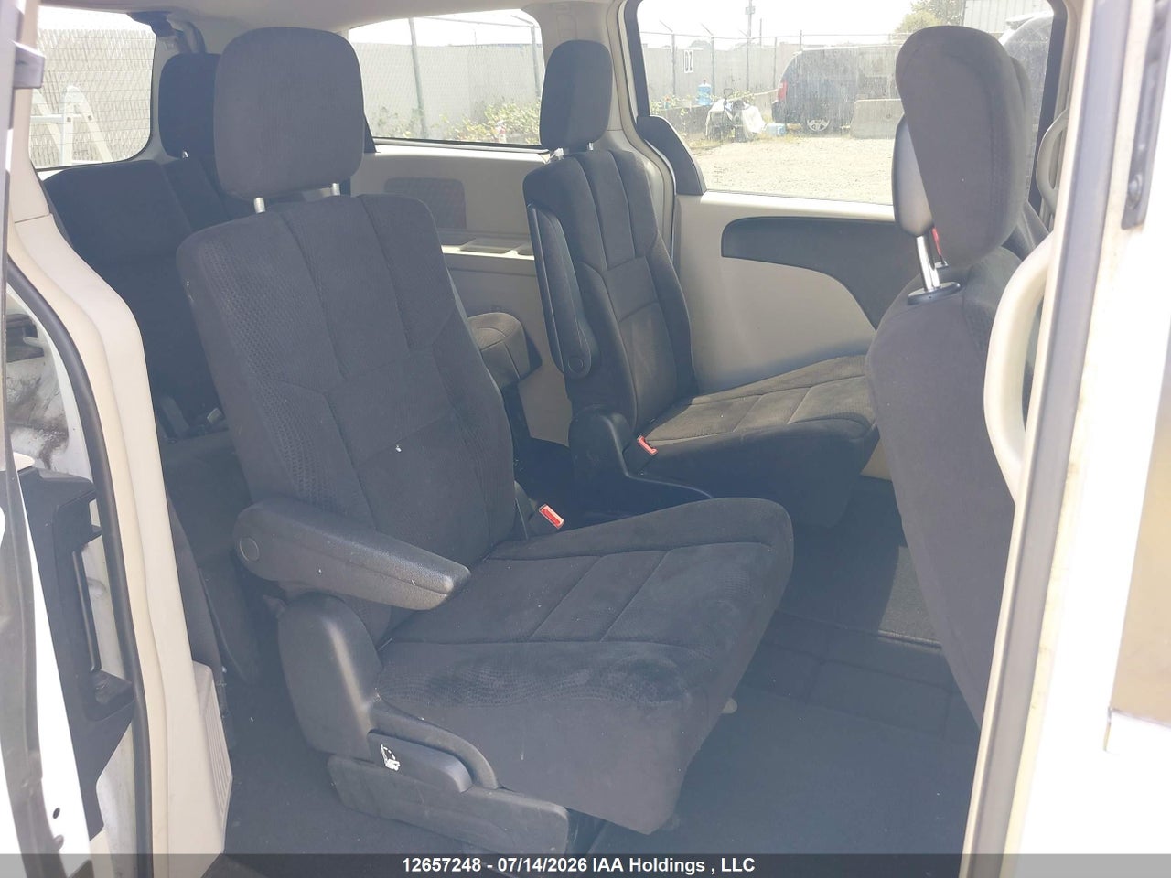 2014 CHRYSLER TOWN & COUNTRY TOURING thumbnail 9