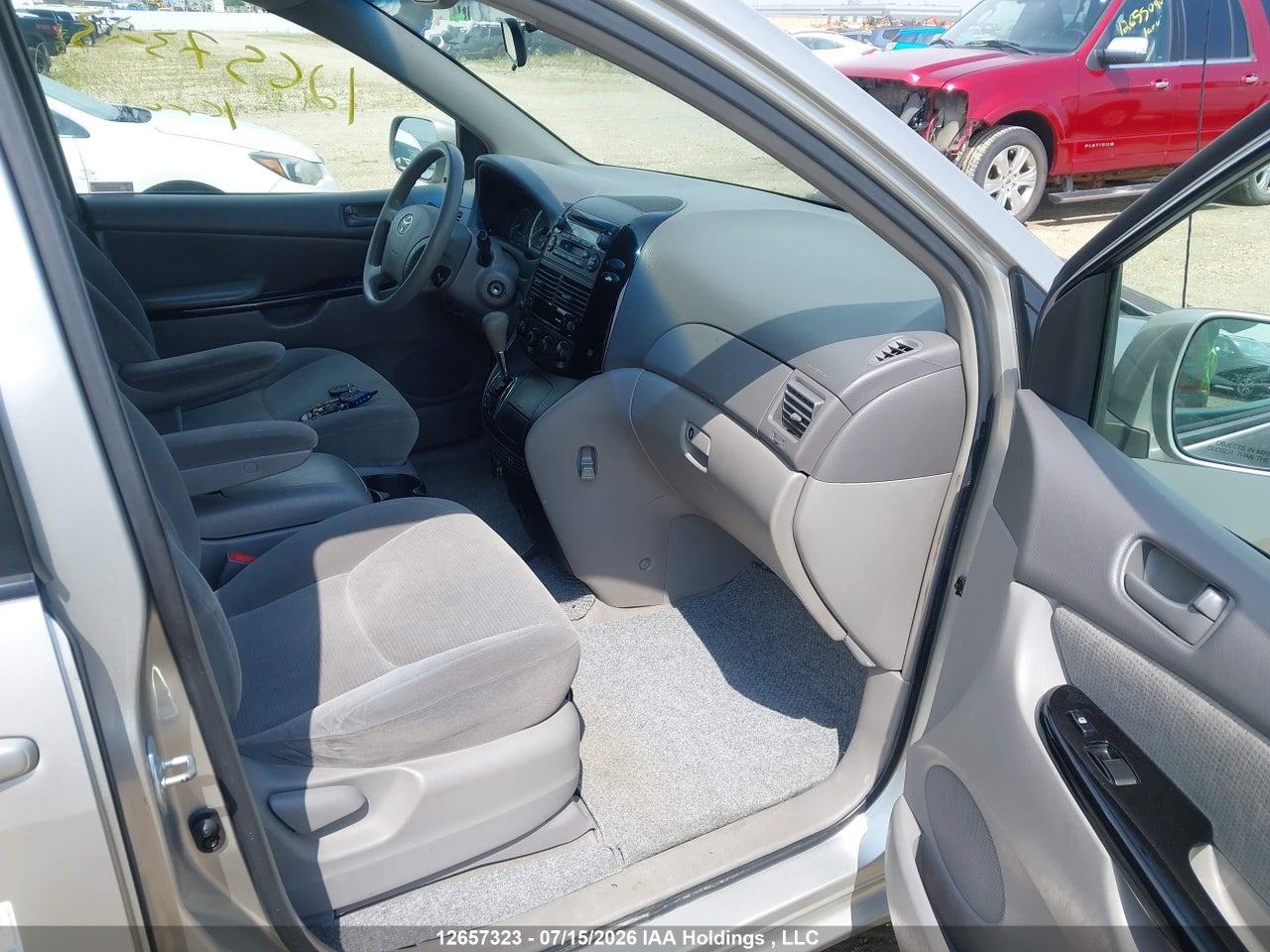 2004 TOYOTA SIENNA CE/LE thumbnail 6