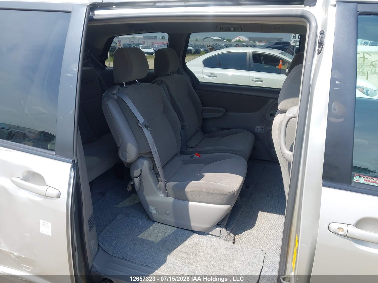 2004 TOYOTA SIENNA CE/LE thumbnail 9