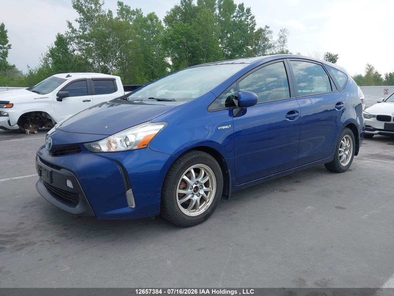 2015 TOYOTA PRIUS V thumbnail 3