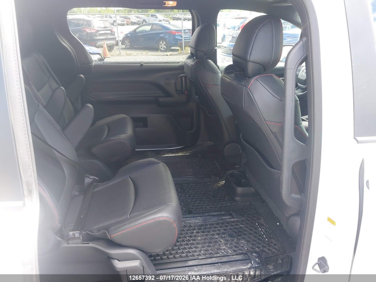 2026 TOYOTA SIENNA LE/XSE/LIMITED/PLATINUM thumbnail 9
