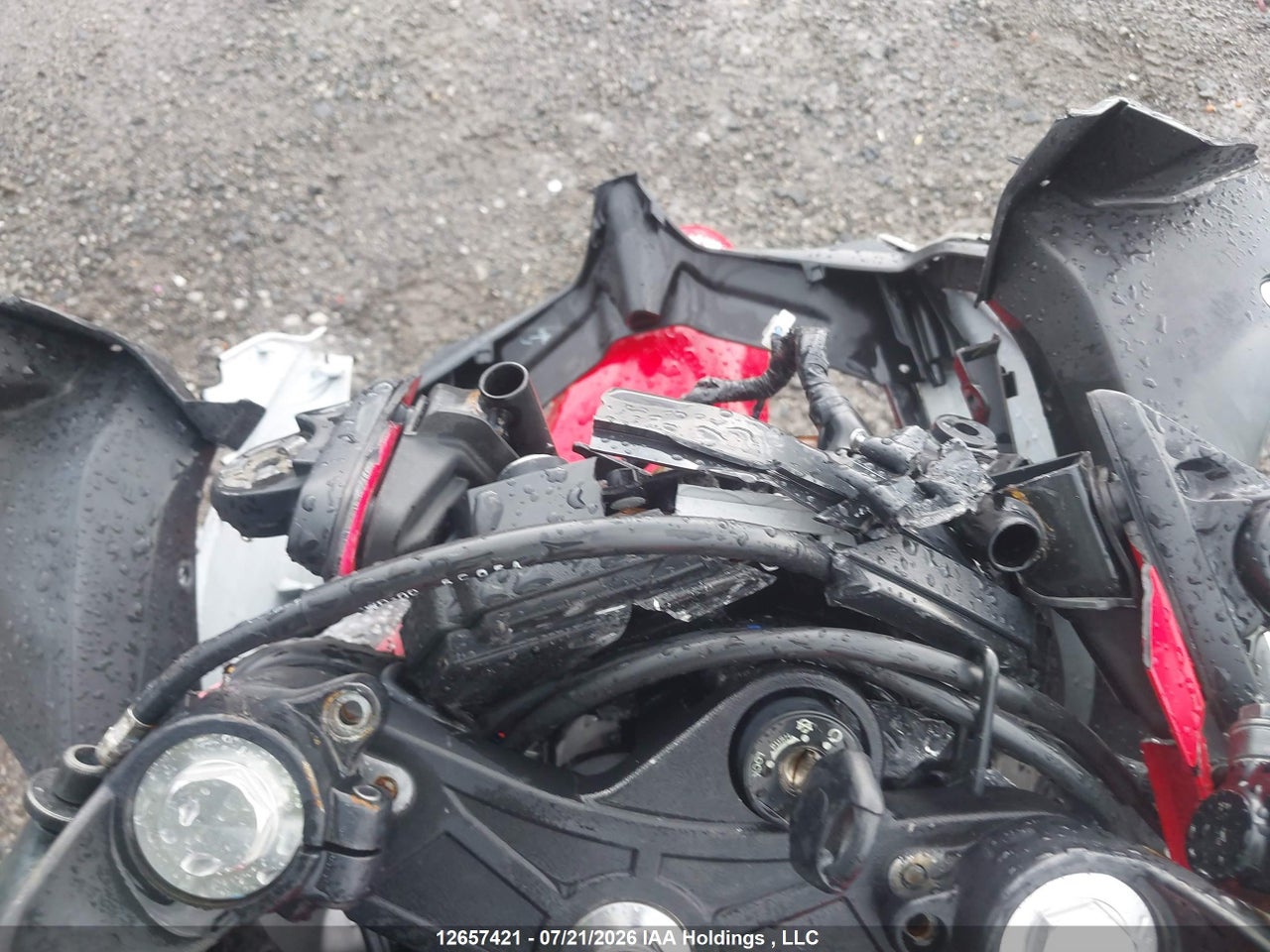 2015 YAMAHA YZF R3 thumbnail 8