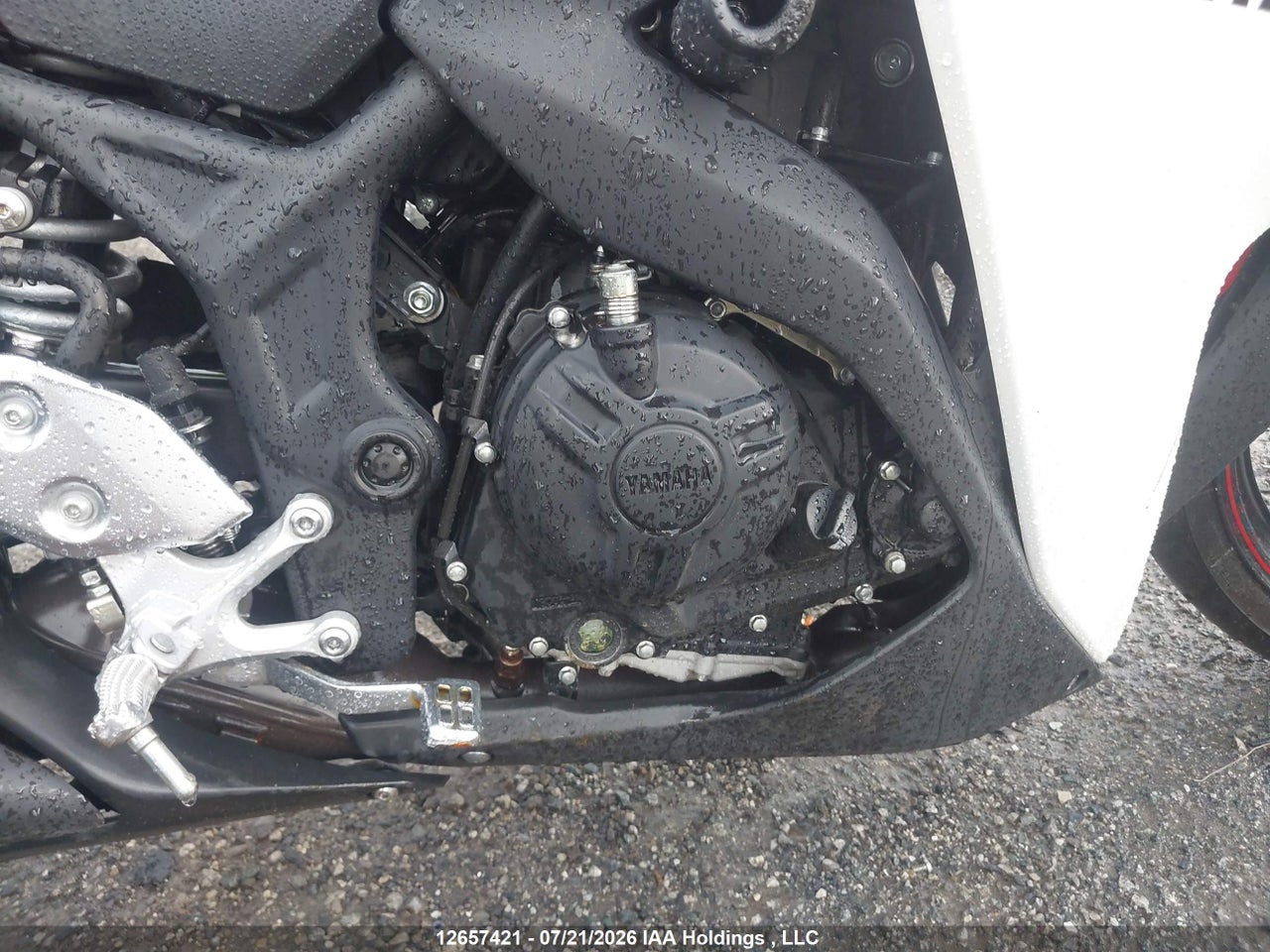 2015 YAMAHA YZF R3 thumbnail 9