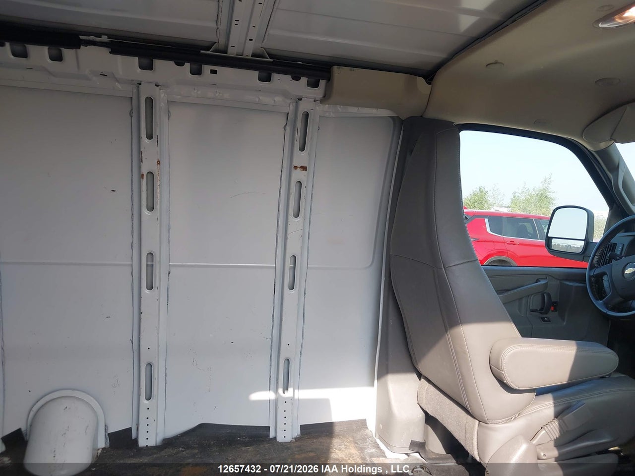 2023 CHEVROLET EXPRESS G2500 thumbnail 9
