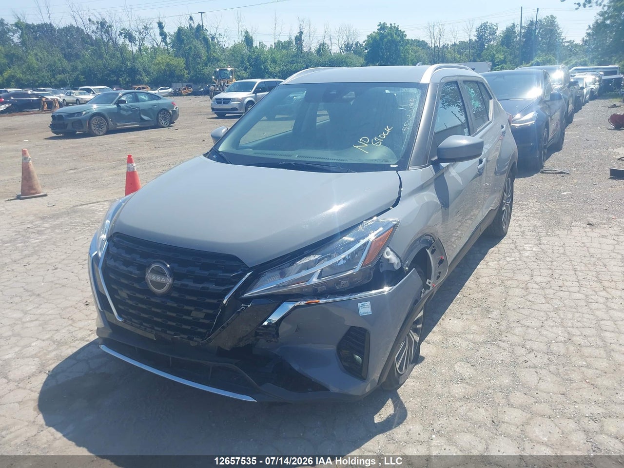 2025 NISSAN KICKS PLAY SV thumbnail 3