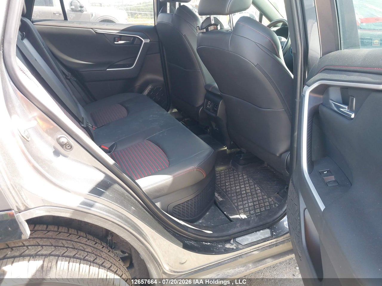 2024 TOYOTA RAV4 PRIME XSE thumbnail 9