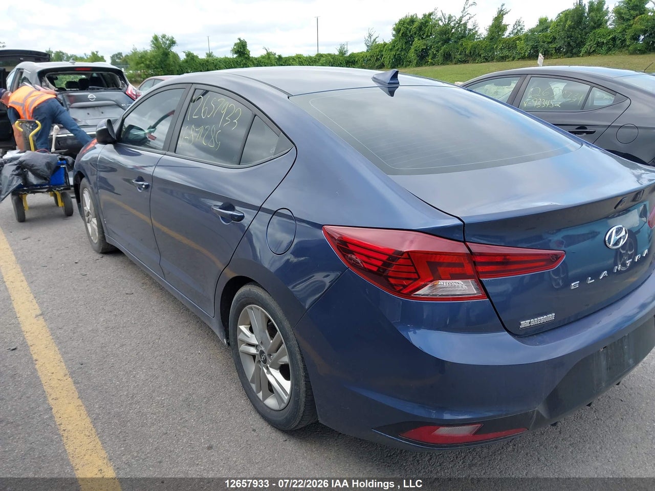 2019 HYUNDAI ELANTRA PREFERRED thumbnail 4