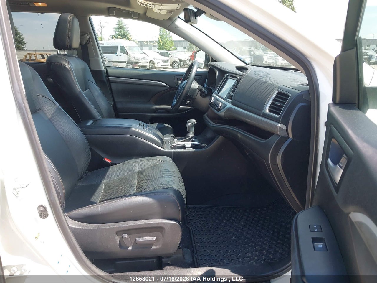 2017 TOYOTA HIGHLANDER LIMITED/LTD PLATINUM thumbnail 6